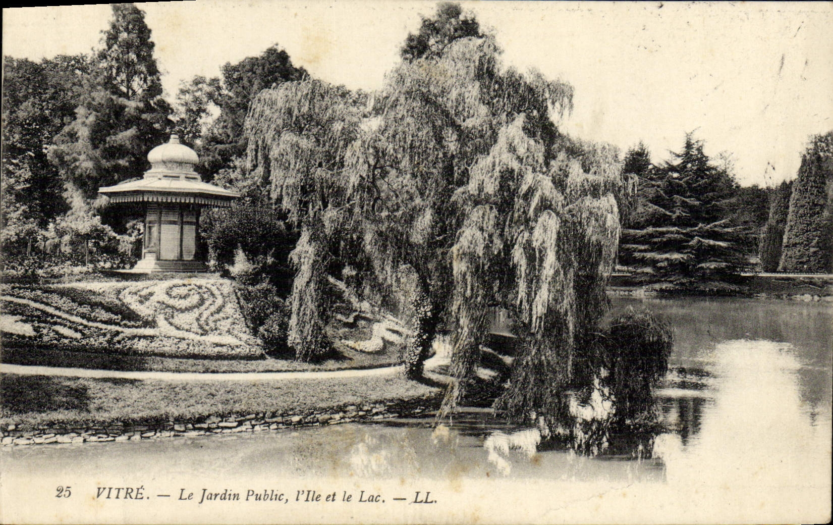 VINTAGE POSTCARD Pane the Public garden I' Ile And the Lake