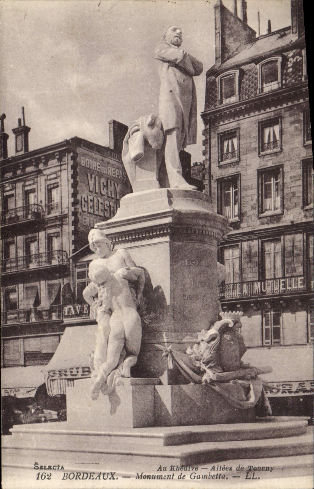 VINTAGE POSTCARD Bordeaux Monument De Gambetta