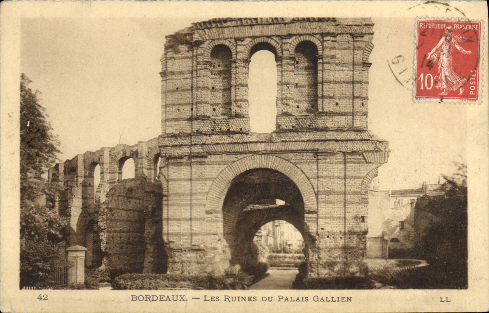 CPA Bordeaux Les Ruines Du Palais Gallien