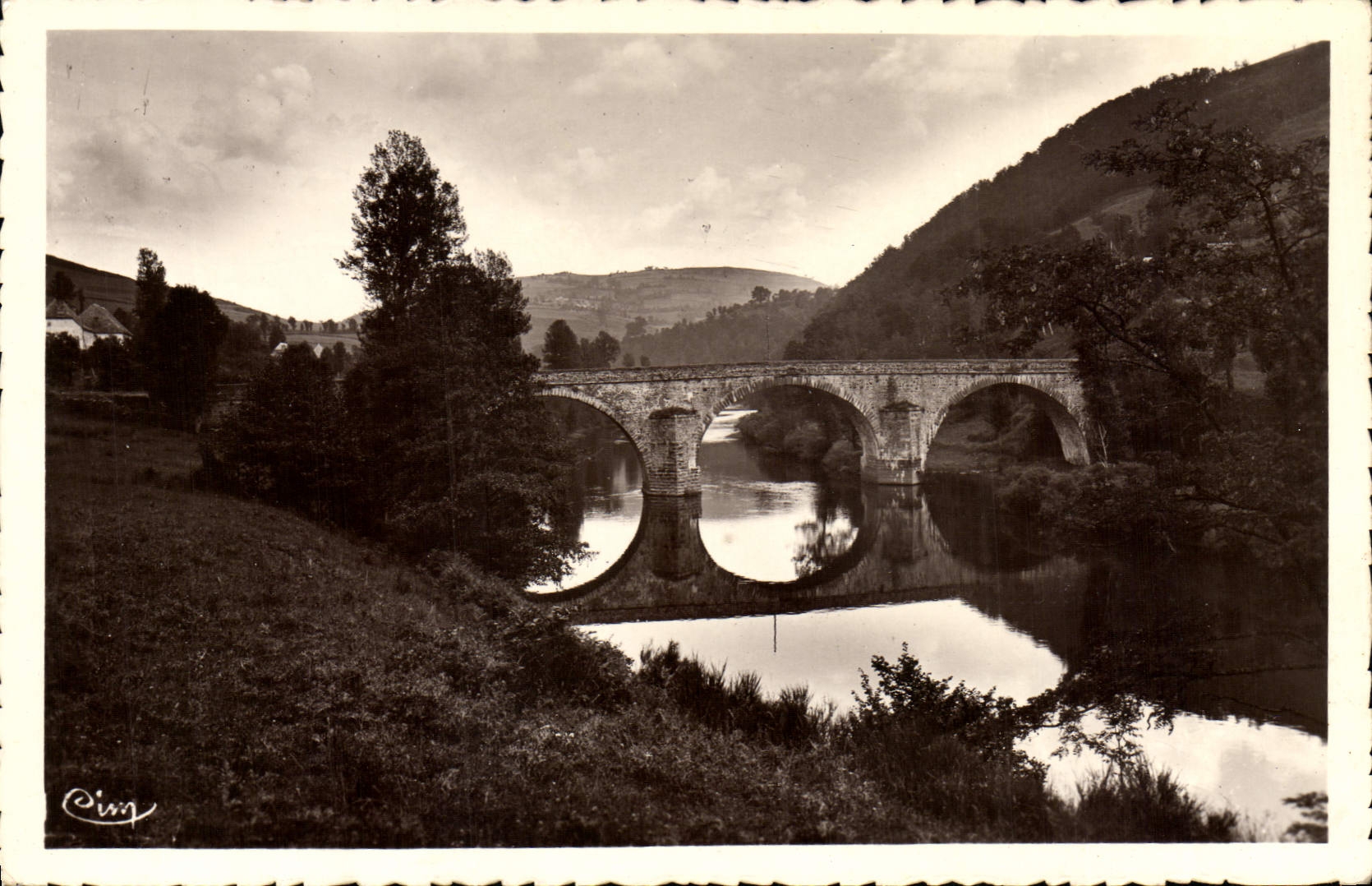 CPM Environs De Chaudes Aigues Pont De Lanau
