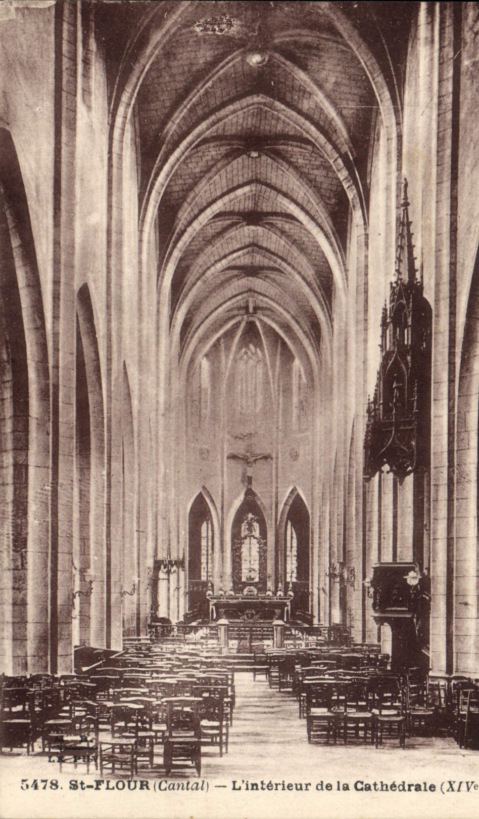 VINTAGE POSTCARD St Flour Interior Of the Cathedral
