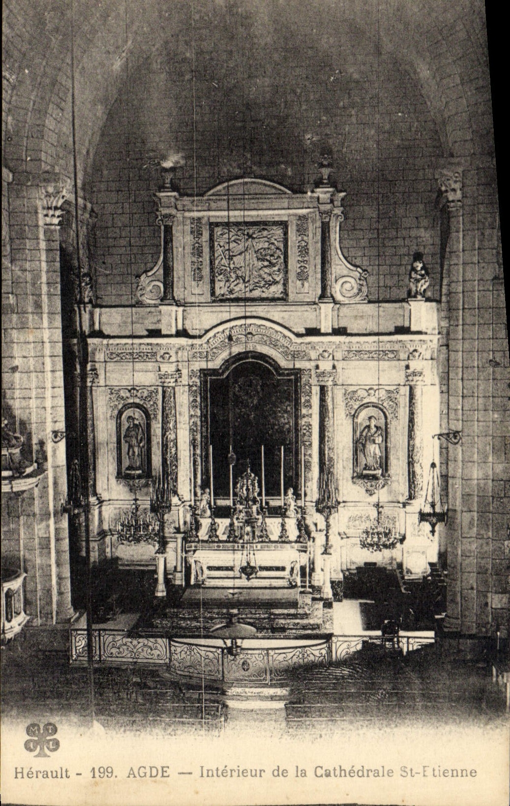 VINTAGE POSTCARD Interior Agde Of the Cathedral St Etienne