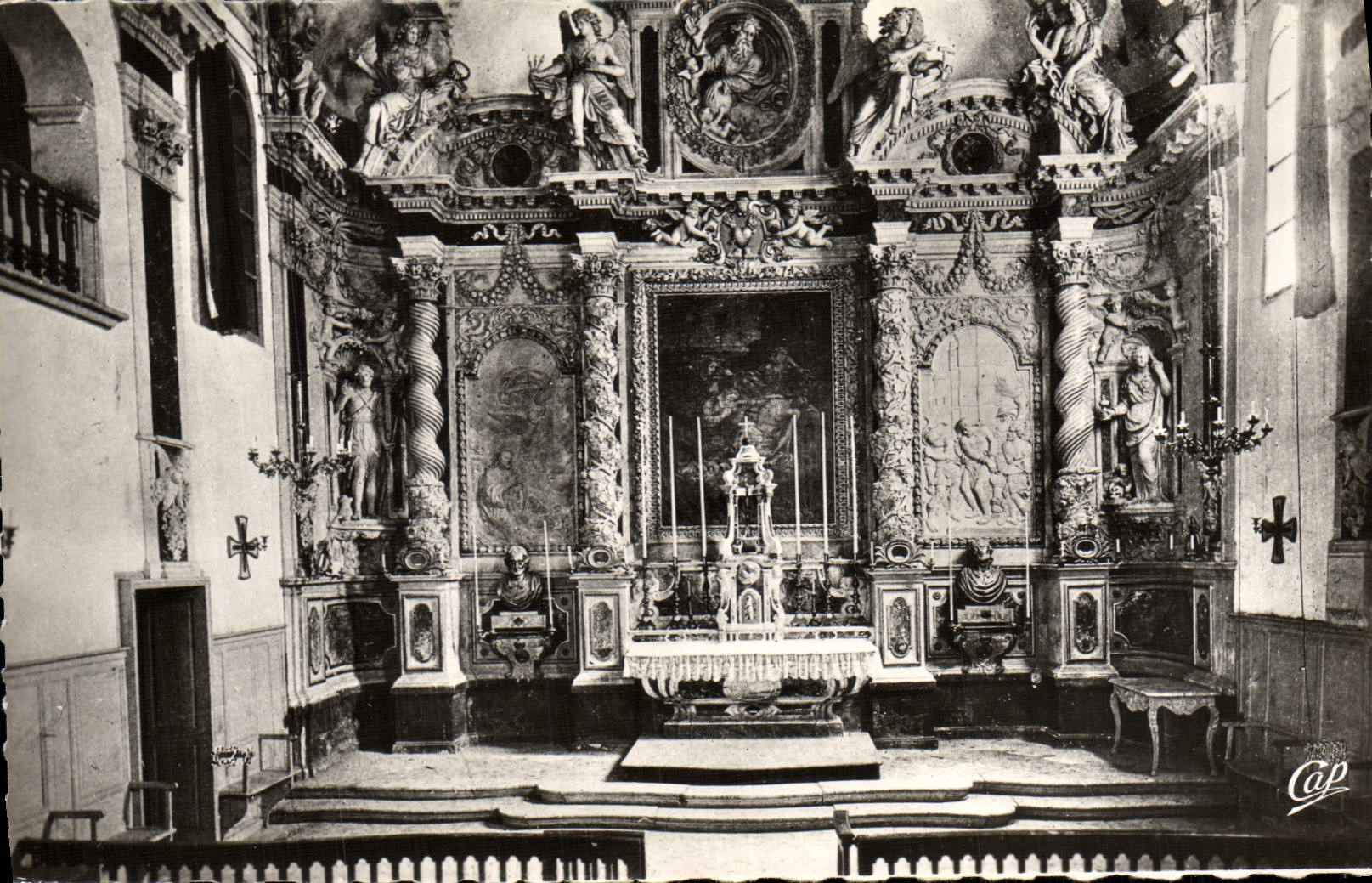 CPM Aigues Mortes Chapelle Des Penitents Gris