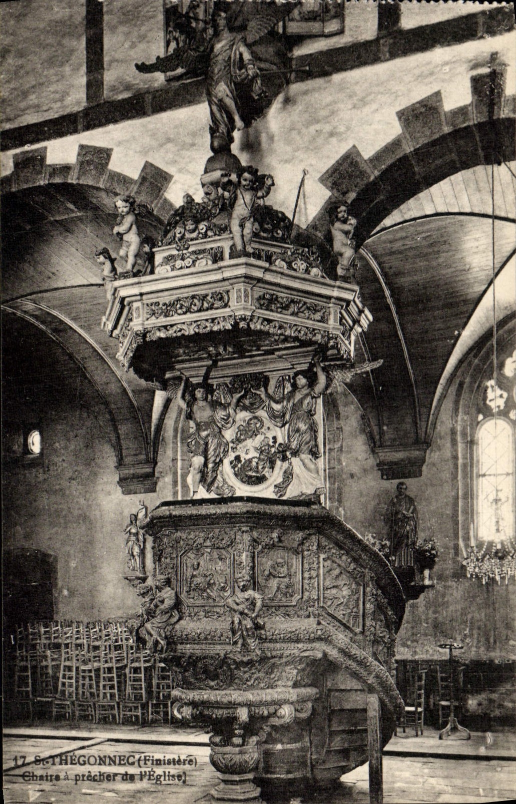 CPA Saint Thegonnec Chaire a Precher De l'eglise