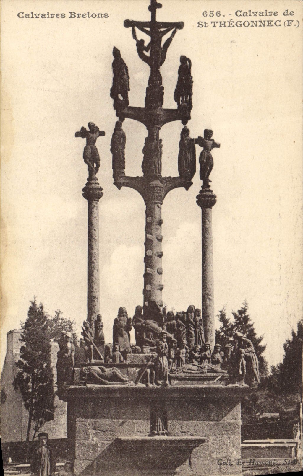 VINTAGE POSTCARD Holy Thegonnec Martyrdom