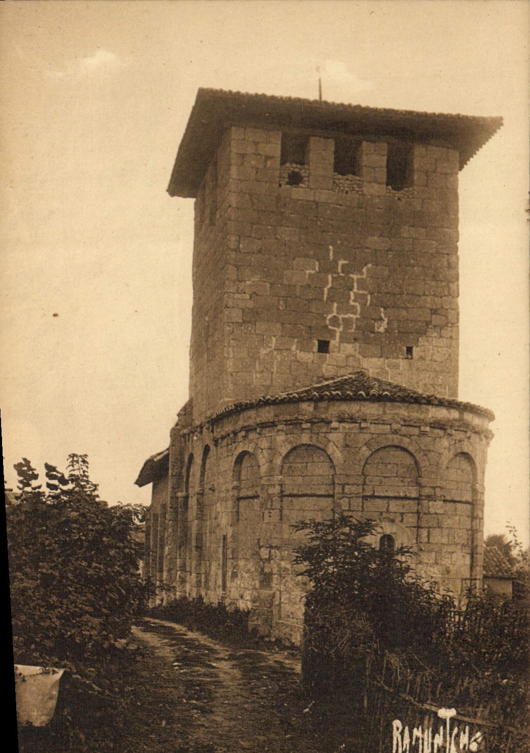 VINTAGE POSTCARD Riberac And the Valley Of the Drone the old Romance church of Faye