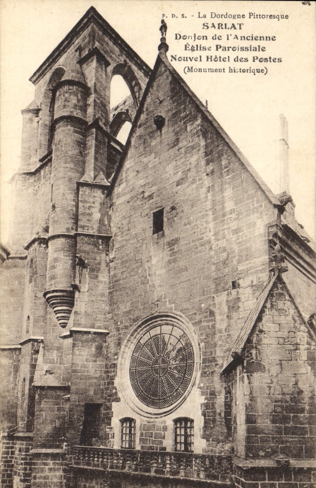 VINTAGE POSTCARD Sarlat Keep De I' Ancienne parish church New Post office building