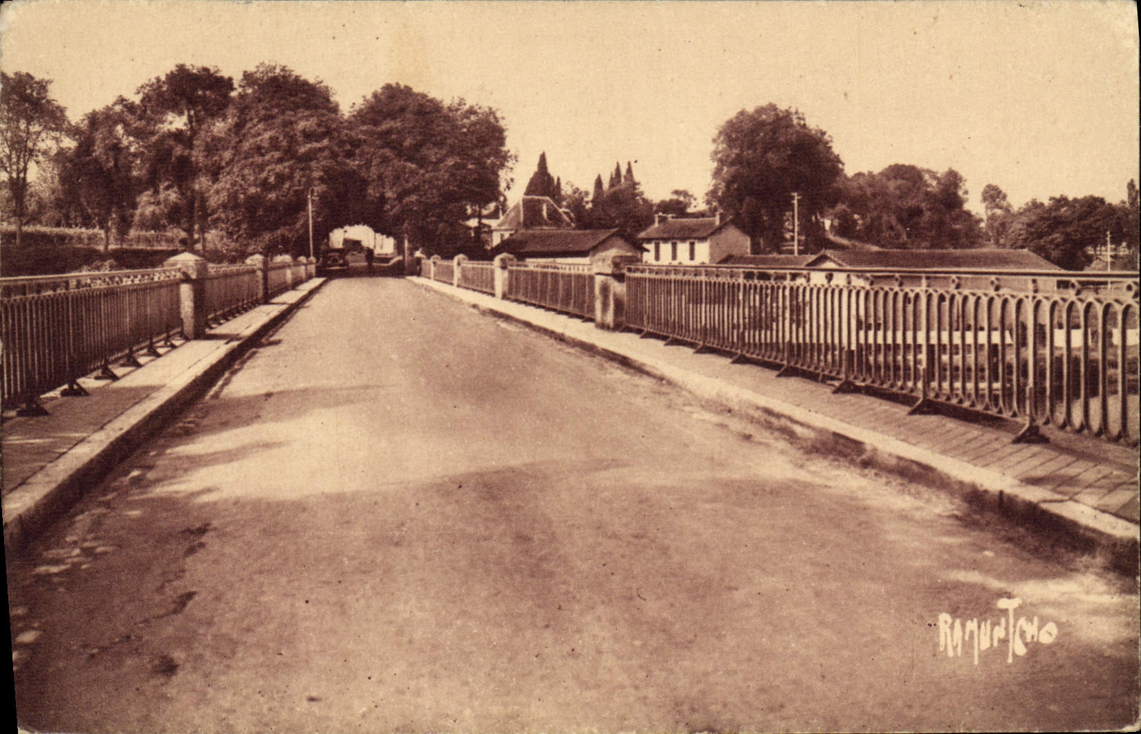 CPA Montpon Pont Sur I'Isle