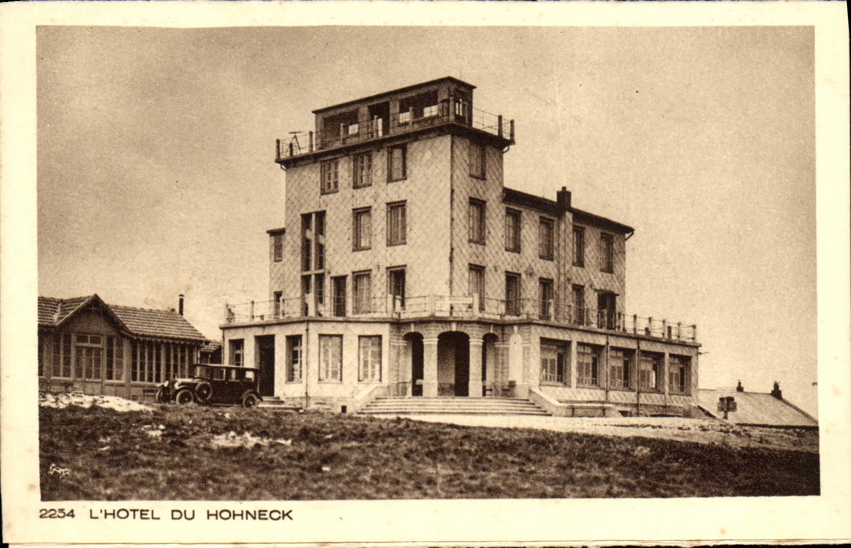 VINTAGE POSTCARD Hohneck the Hotel