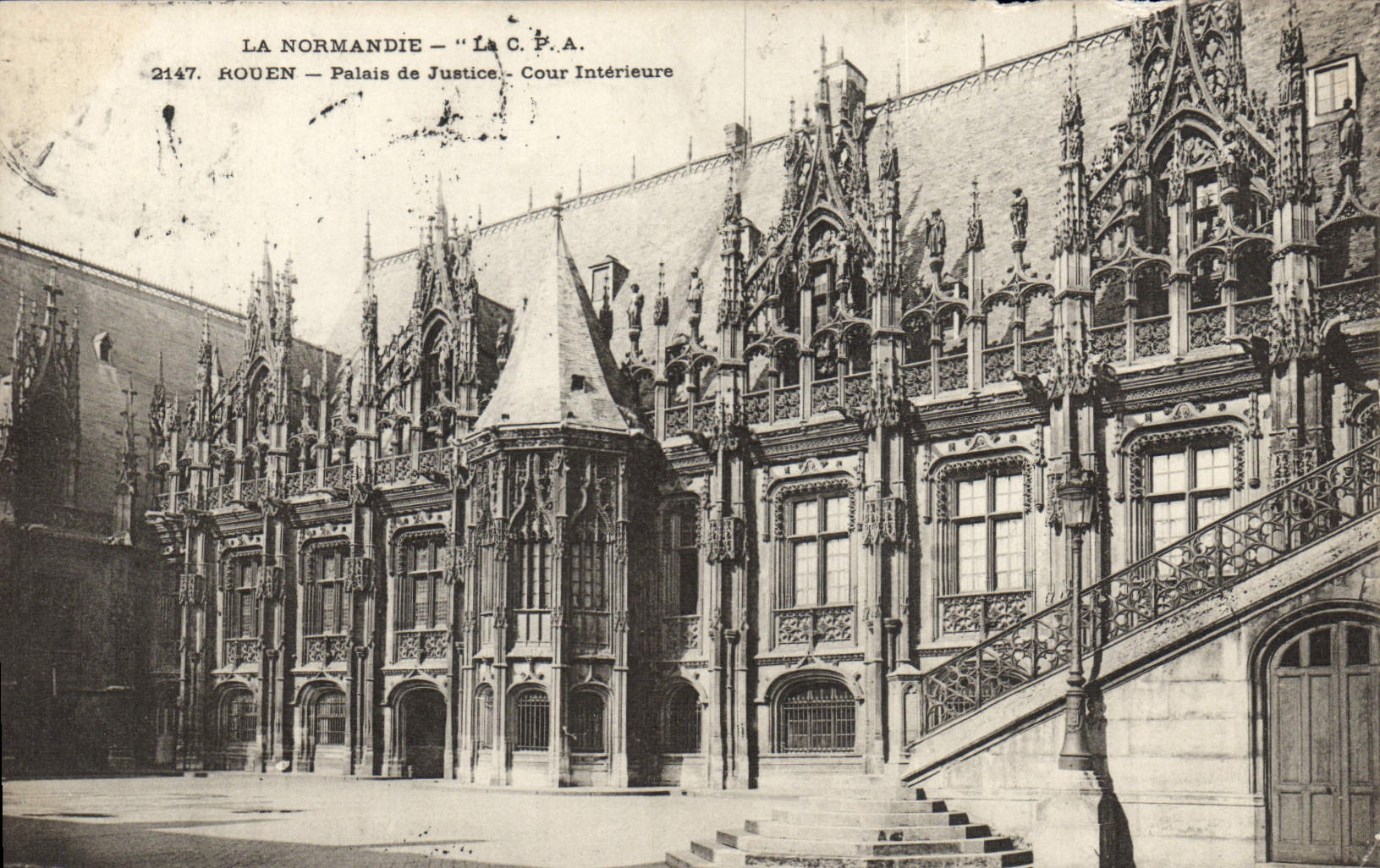 VINTAGE POSTCARD Rouen Law courts Interior Court