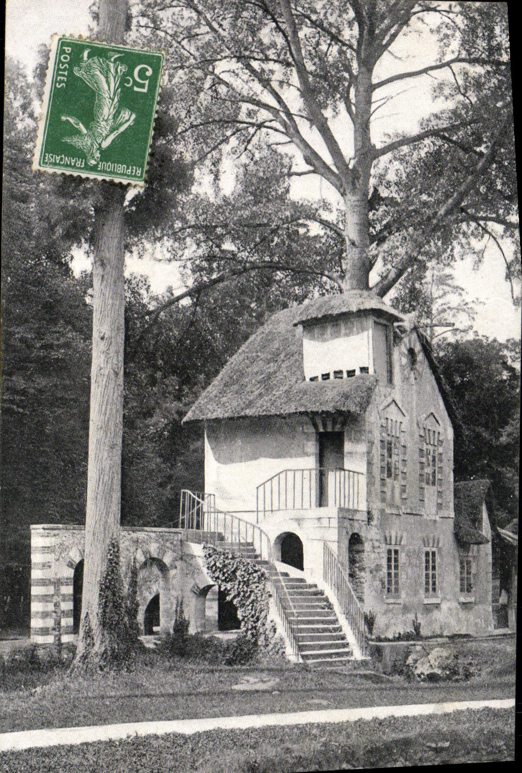 POSTAL Versalles de la VENDIMIA el parque y el molino