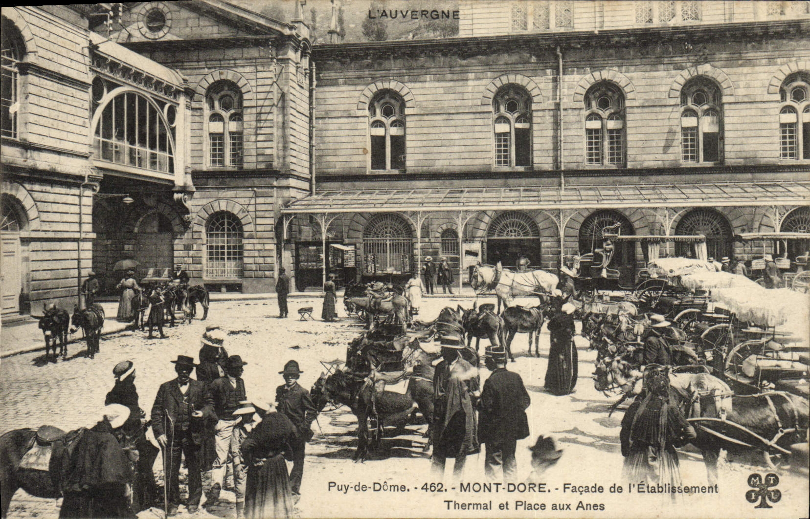 CPA Mont Dore Facade de L'Etablissement Thermal et place aux anes Ane Mule TOP