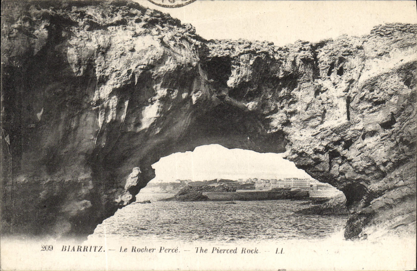 CPA Biarritz le Rocher Perce