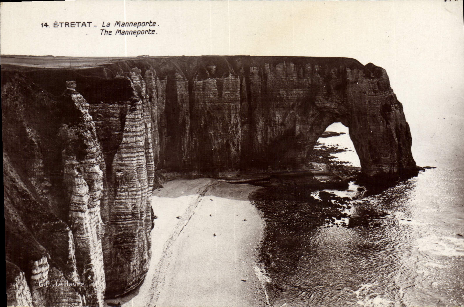 VINTAGE POSTCARD Etretat Manneporte