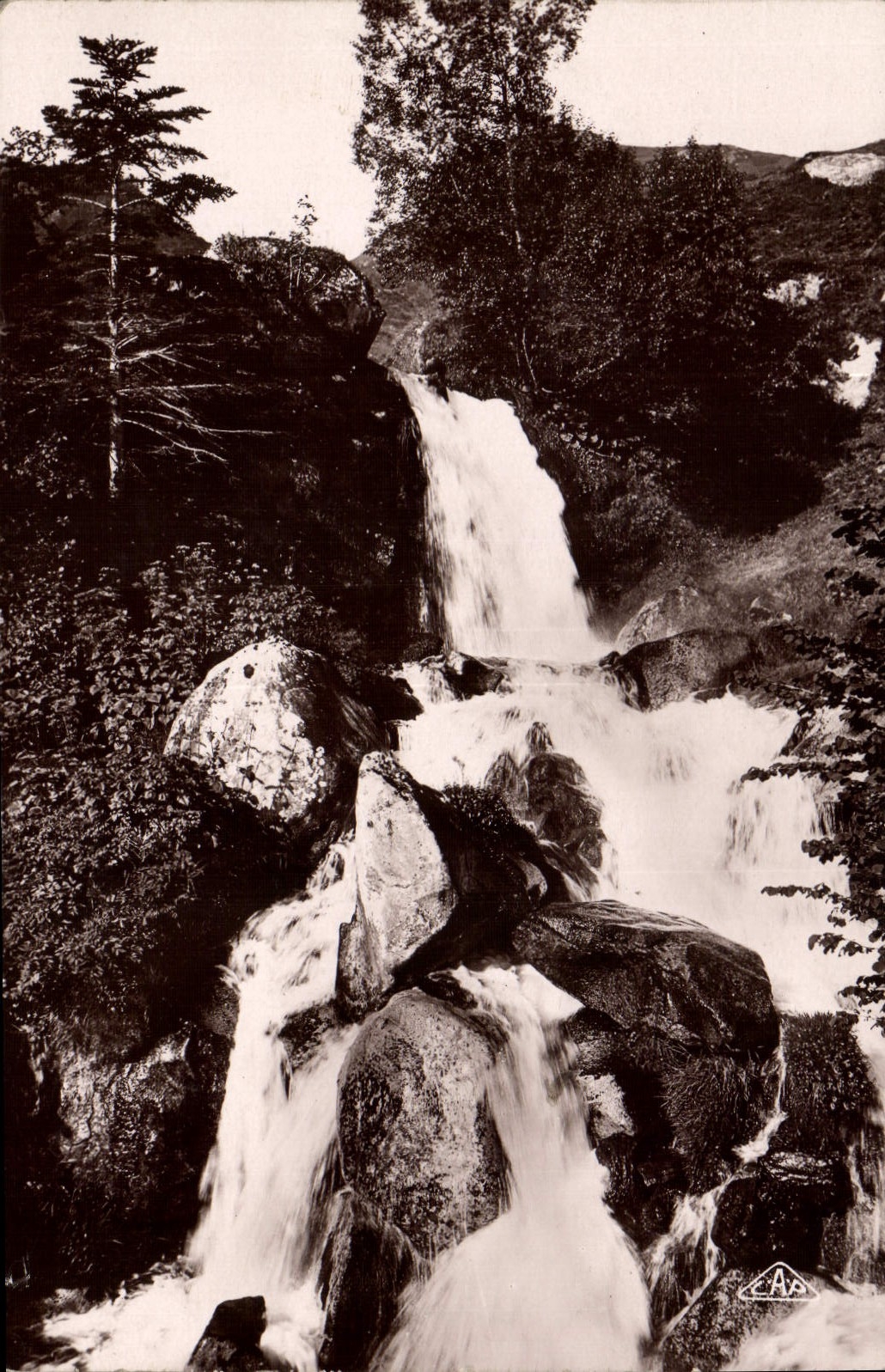 VINTAGE POSTCARD Bagneres de Bigorre Vallee of Gripp Cascades of Tramezaygues