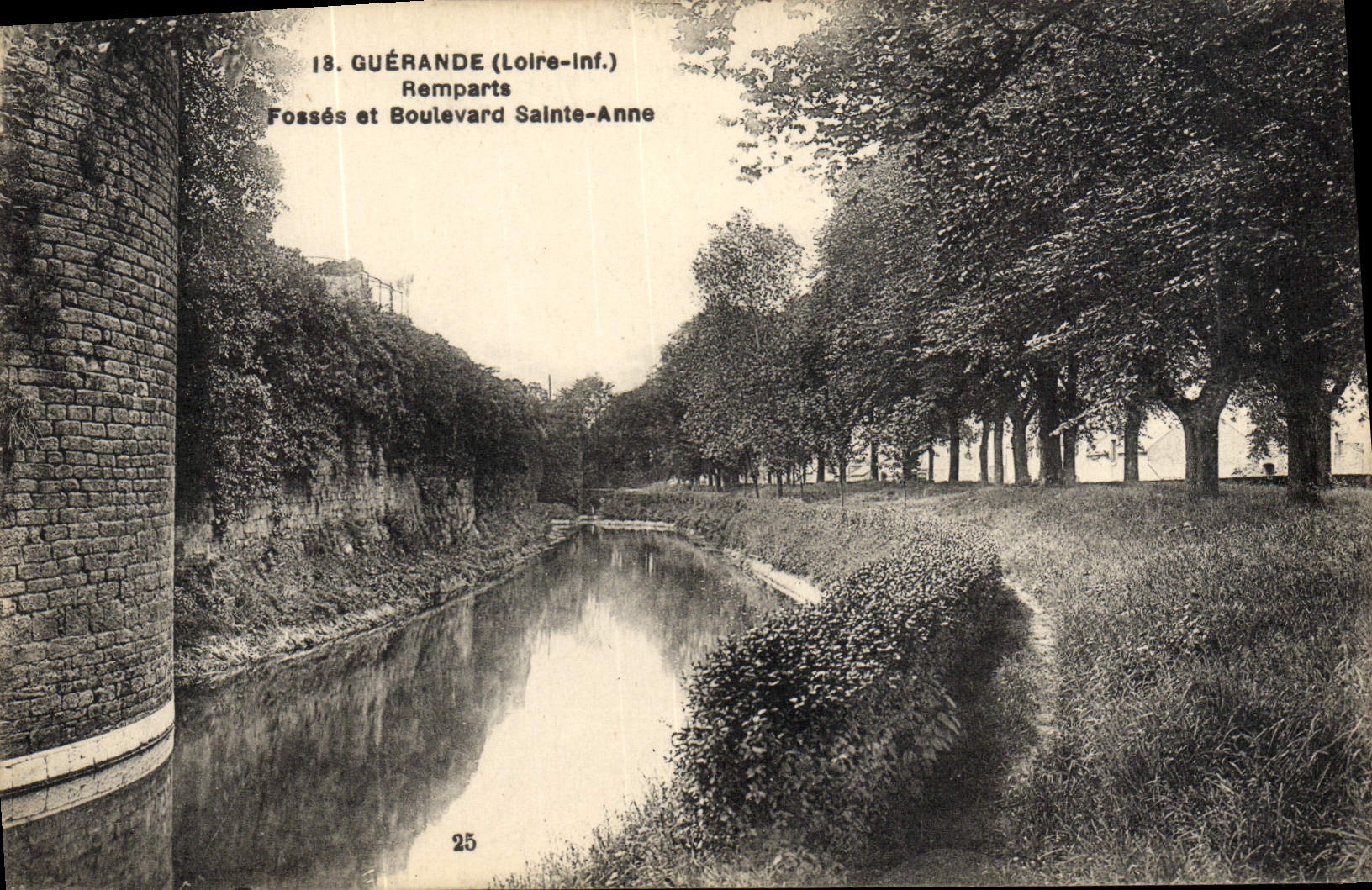 VINTAGE POSTCARD Guerande Walls Pits and Boulevard Sainte Anne