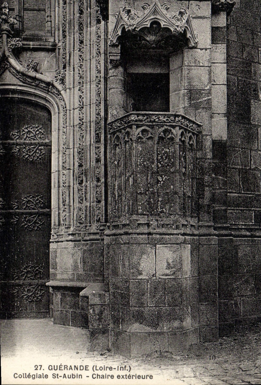 VINTAGE POSTCARD Guerande Collegial St Aubin Cahire external