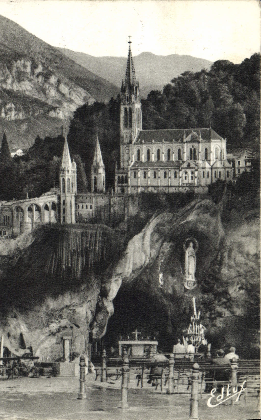 POSTAL de la VENDIMIA pesada la basílica y la cueva milagrosa