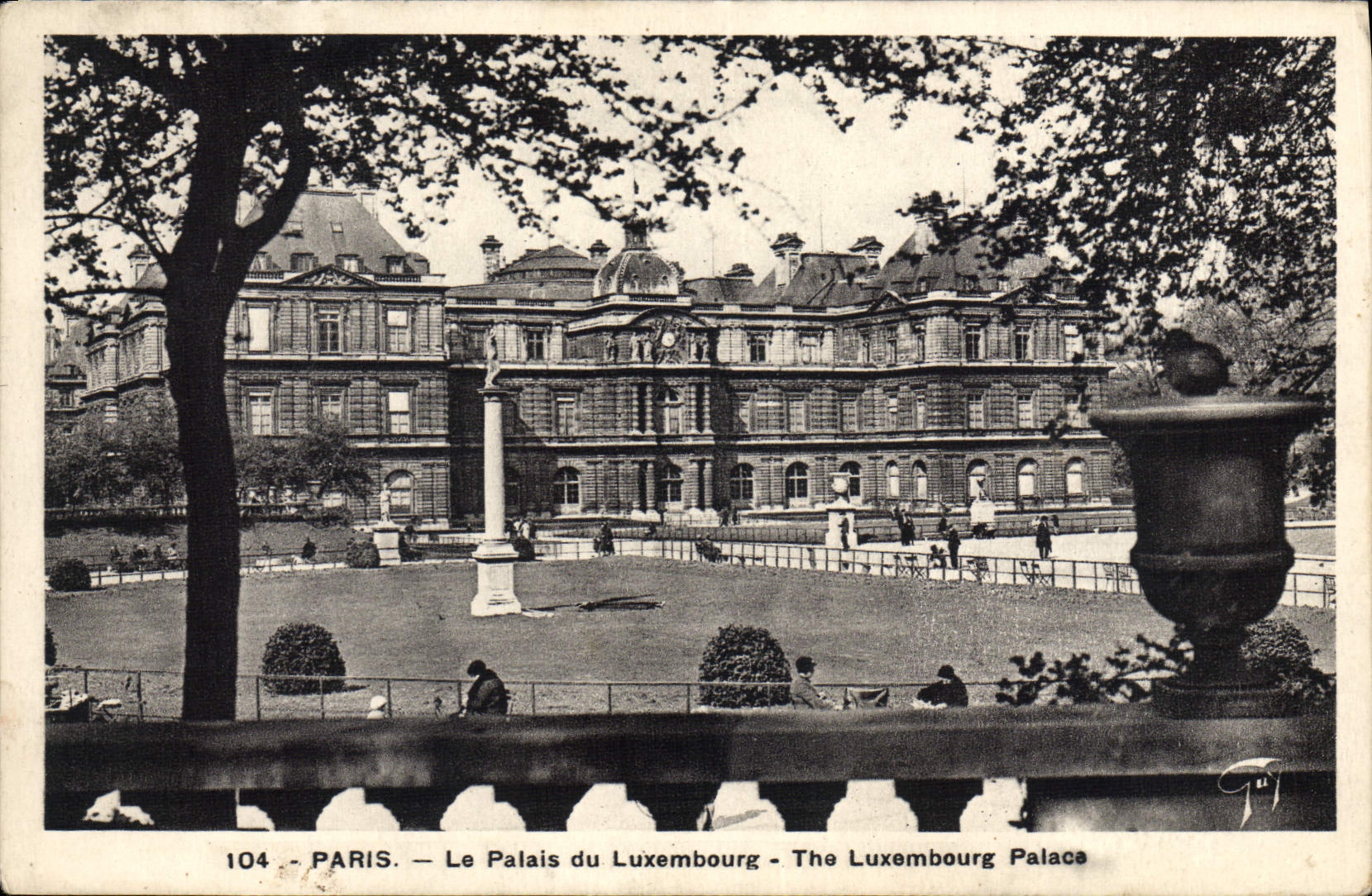 VINTAGE POSTCARD Paris the Palate of Luxembourg