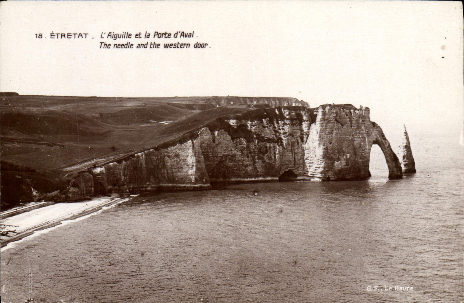 CPA Etretat l'Aiguille et la Porte d'Aval