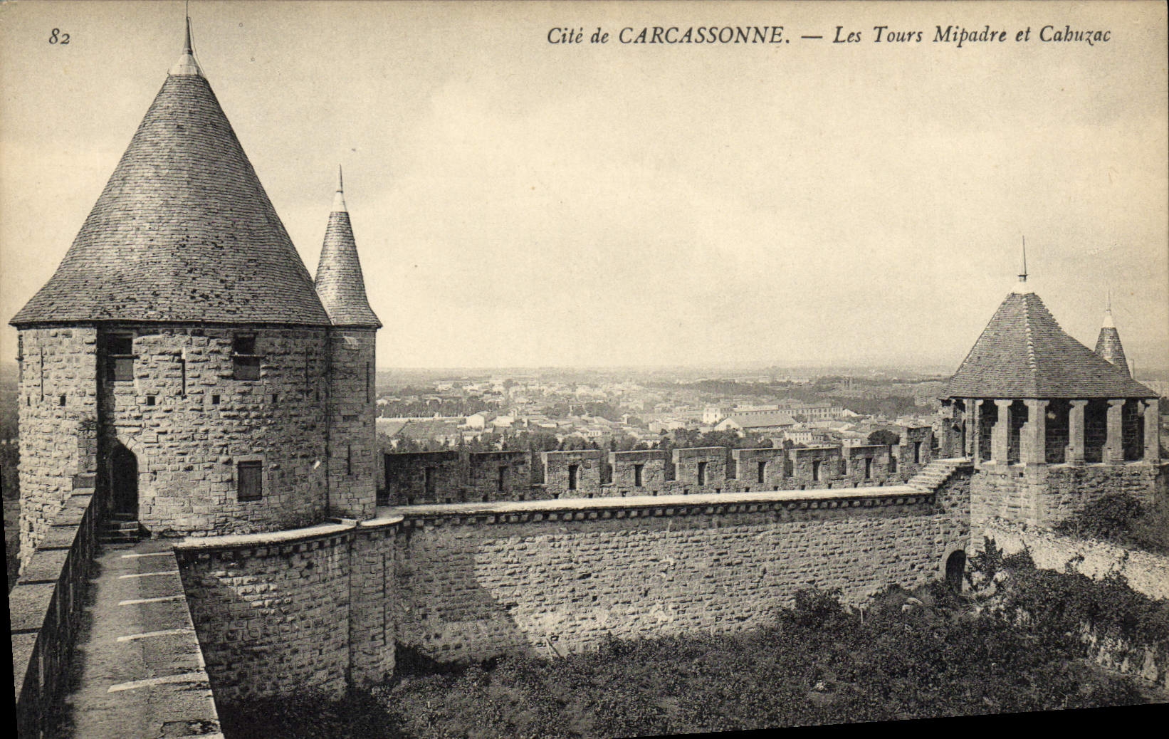 CPA Carcassonne Les Tours Mipadre et Cabuzac