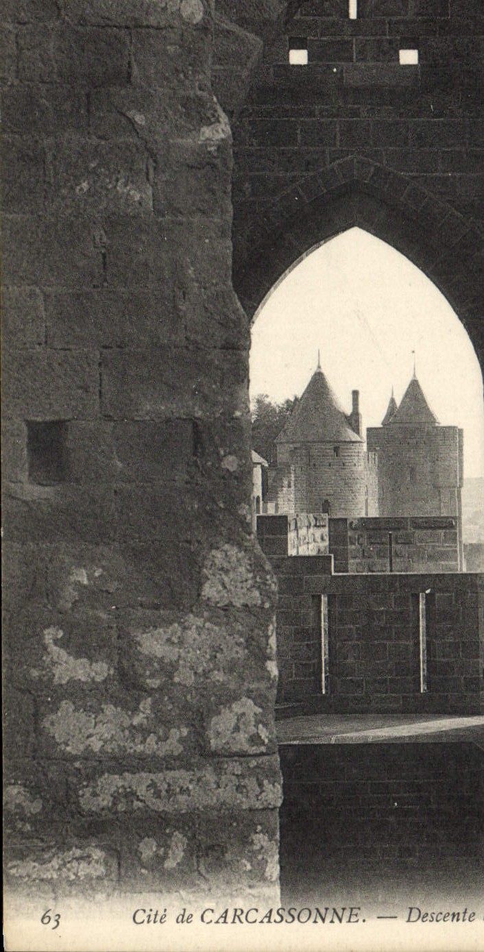 CPA Cite de Carcassonne Descente de la Barbacane
