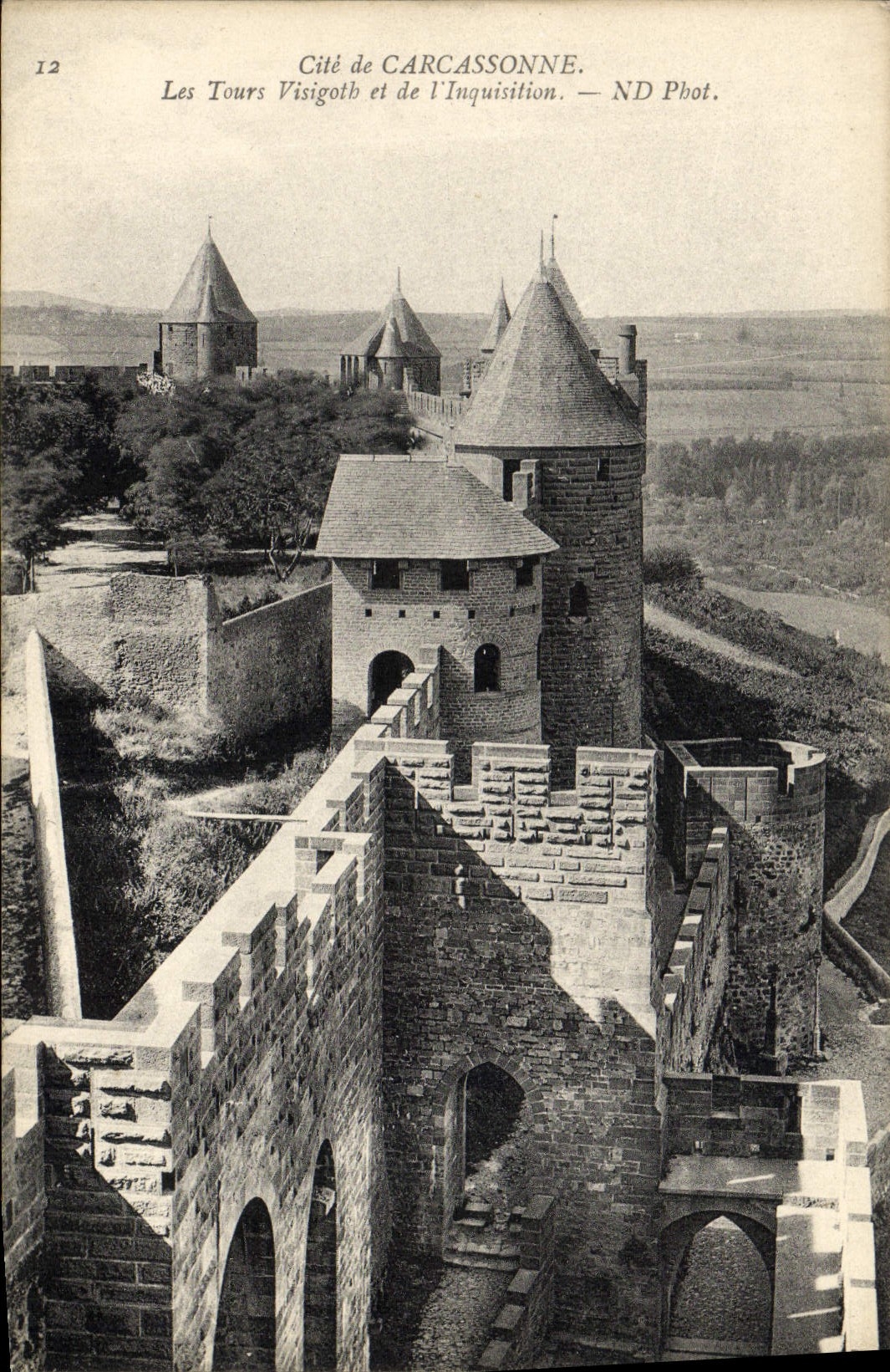 CPA Carcassonne Les Tours Visigoth et de L'Inquisition