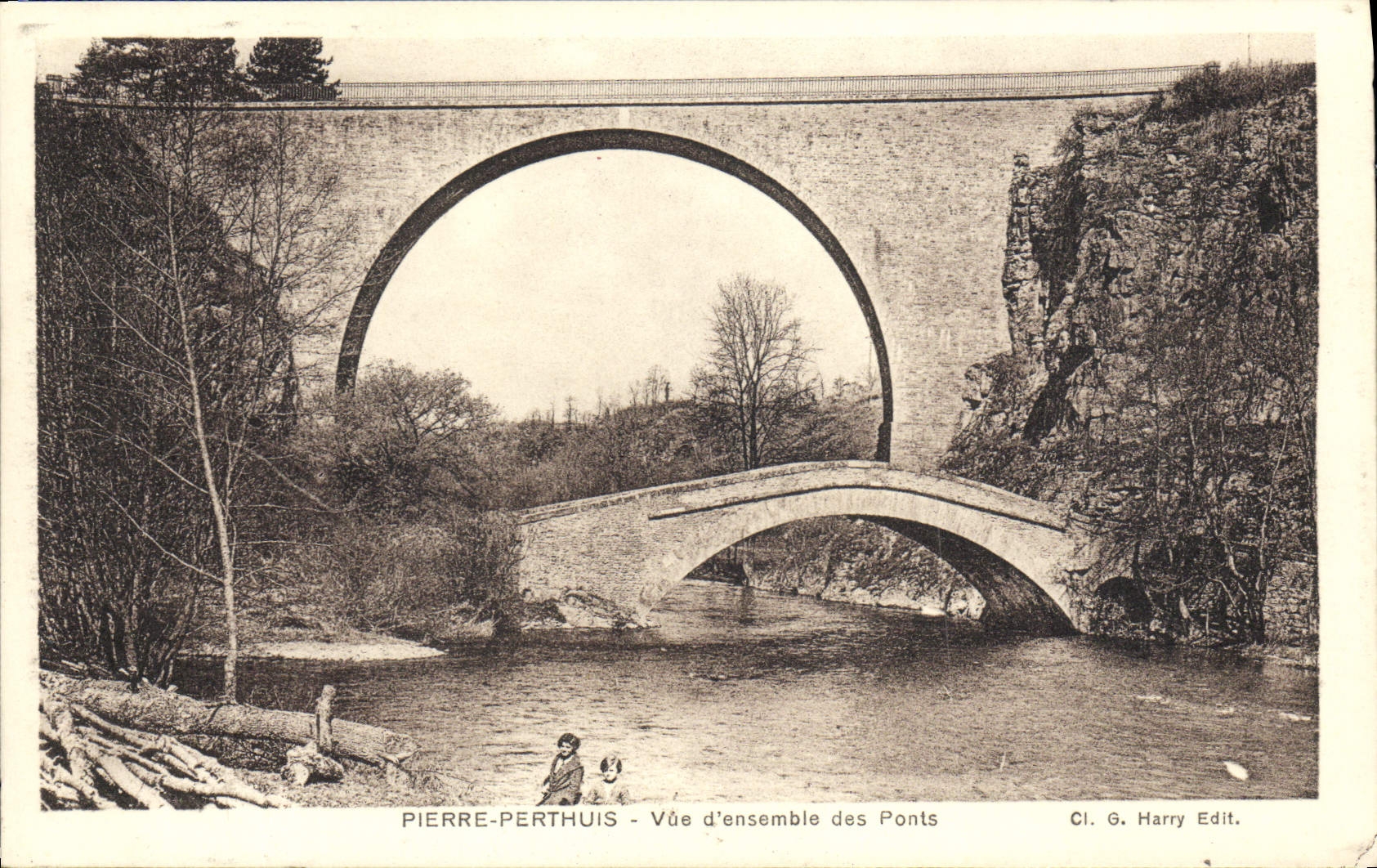 VINTAGE POSTCARD Pierre Perthuis Overall picture Of the Bridges