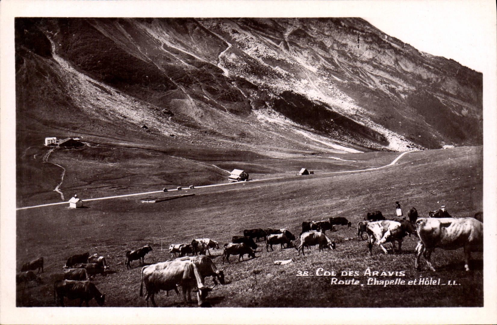 CPA Col Des Aravis Route Chapelle et Hotel