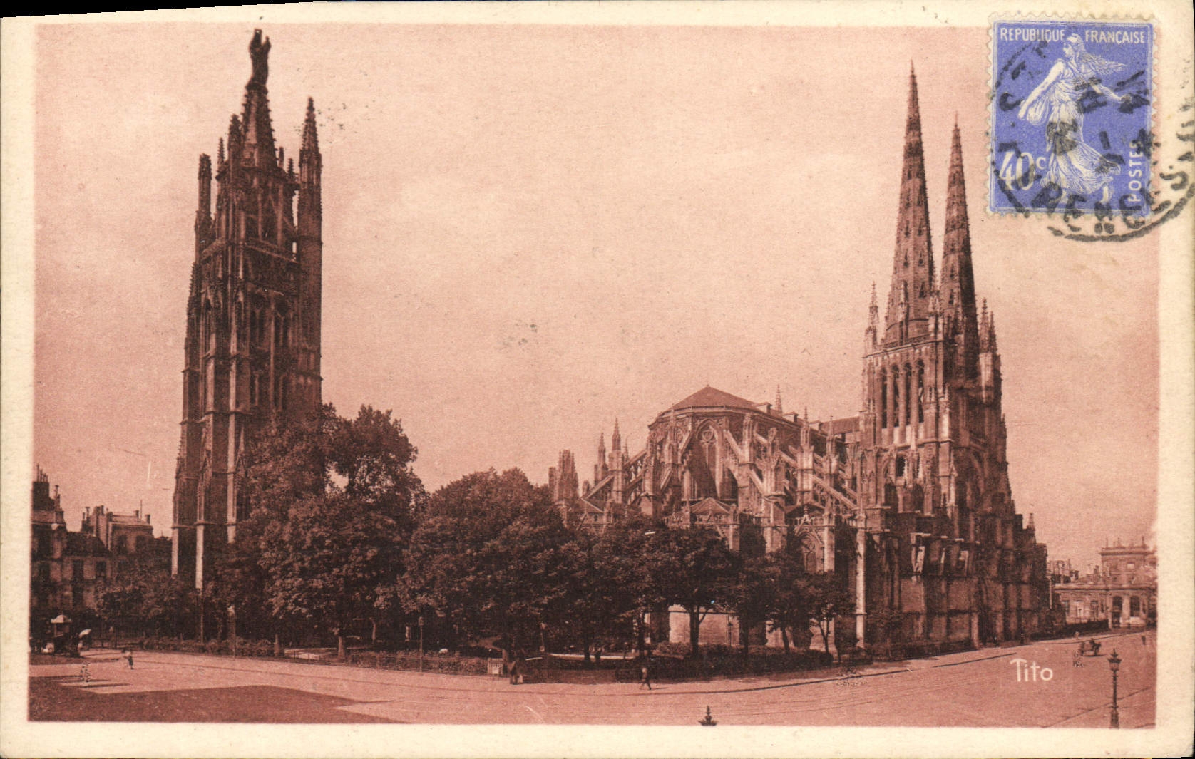 CPA Bordeaux La cathedrale et la tour Pey Berland