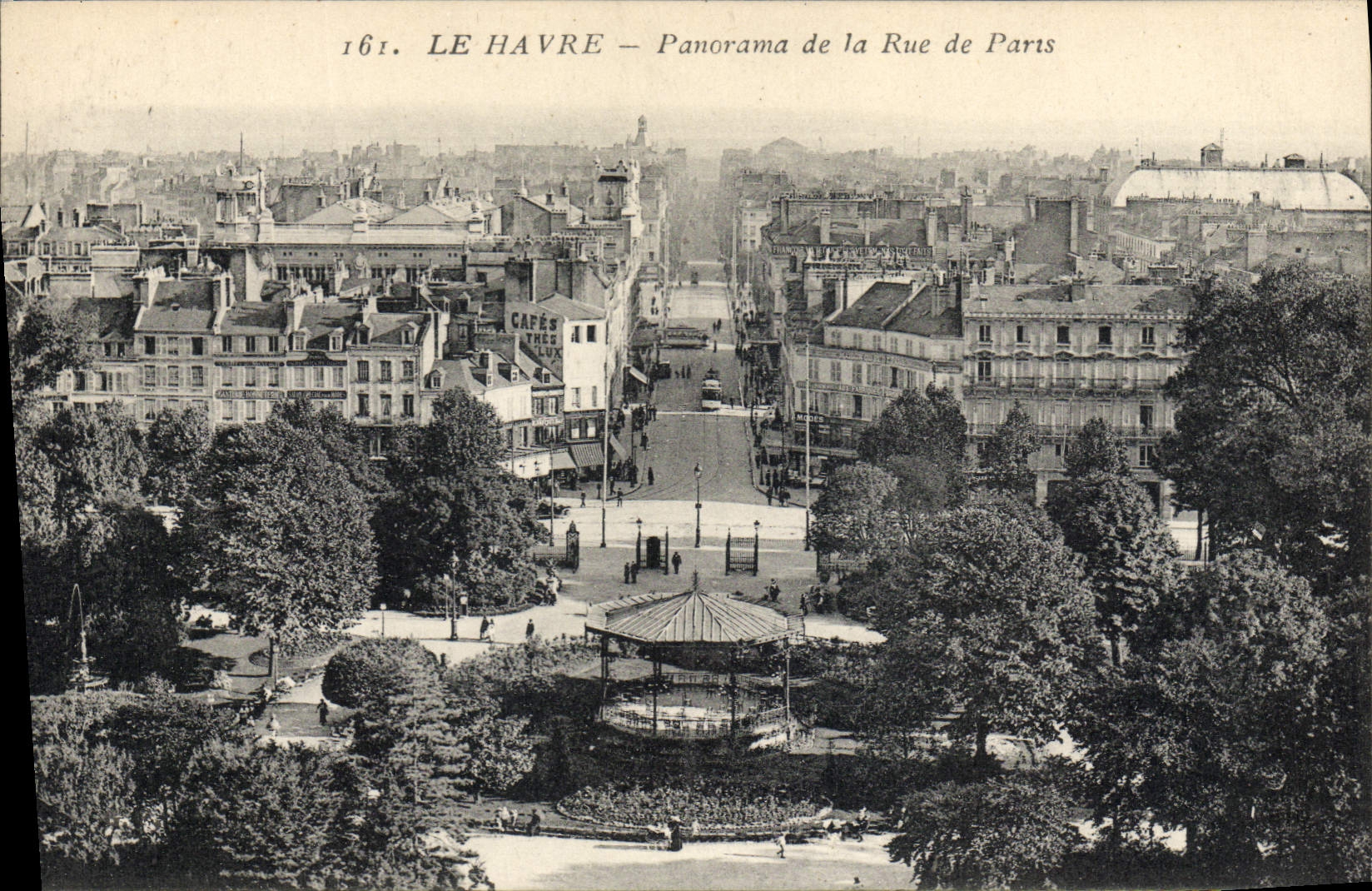 CPA Le Havre Panorama de la Rue de Paris Kiosque