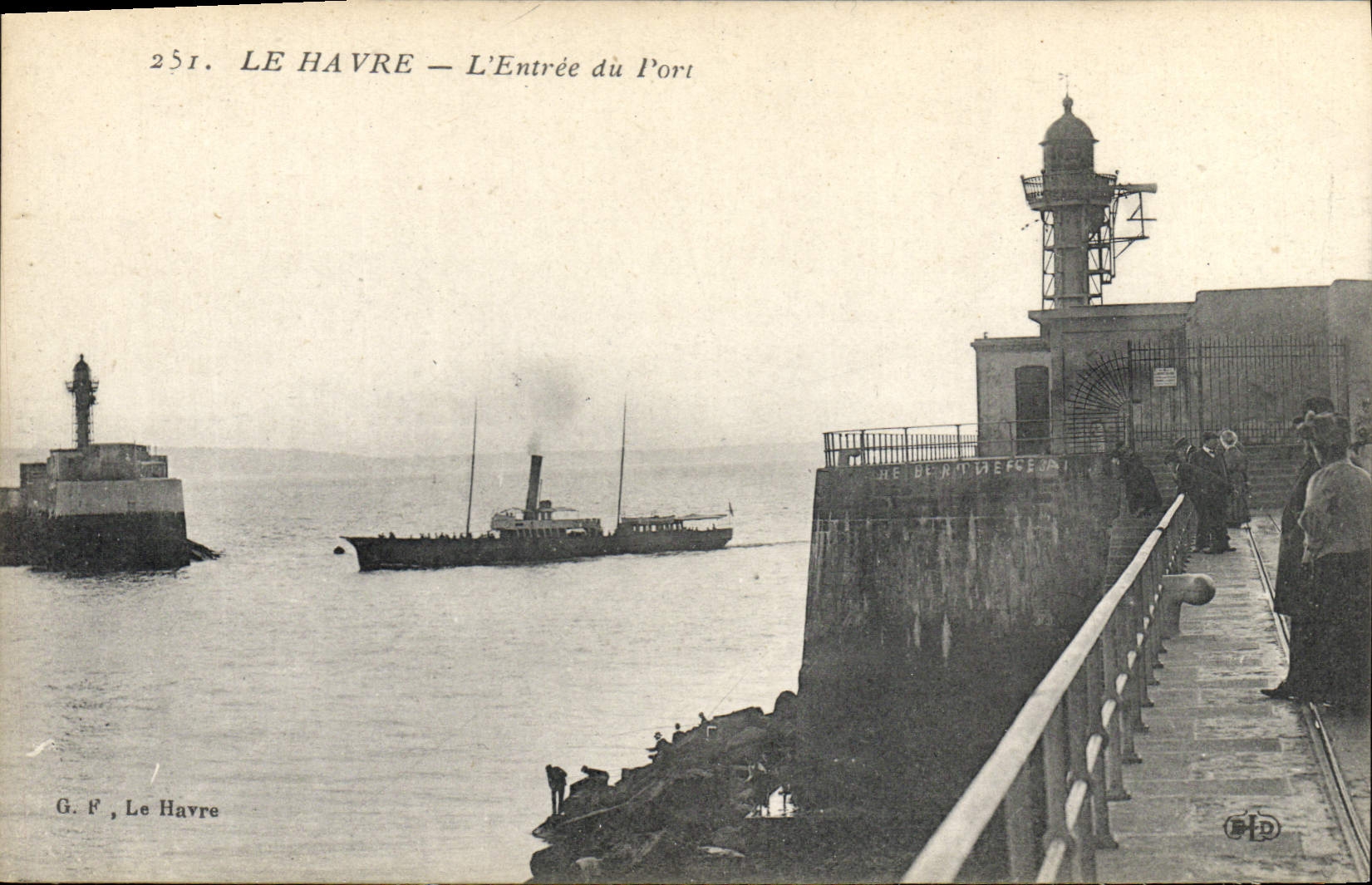 VINTAGE POSTCARD Le Havre the Entry of the Port Boat