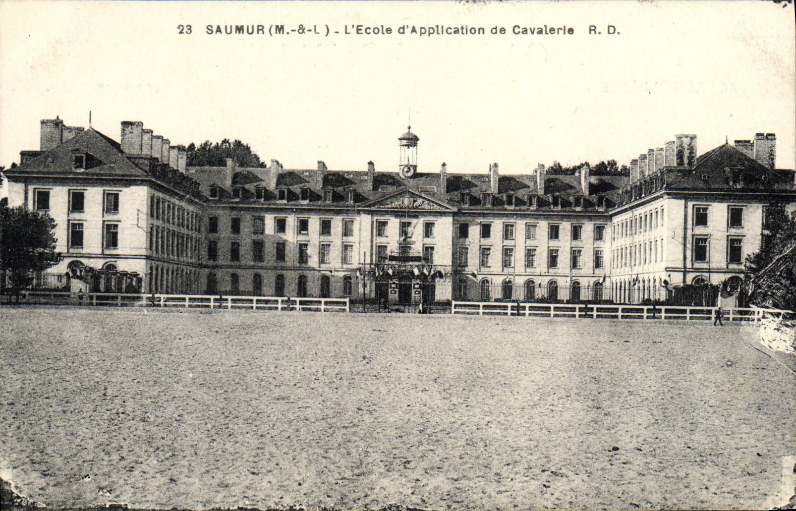 VINTAGE POSTCARD Saumur the School of Application of Militaria Cavalry