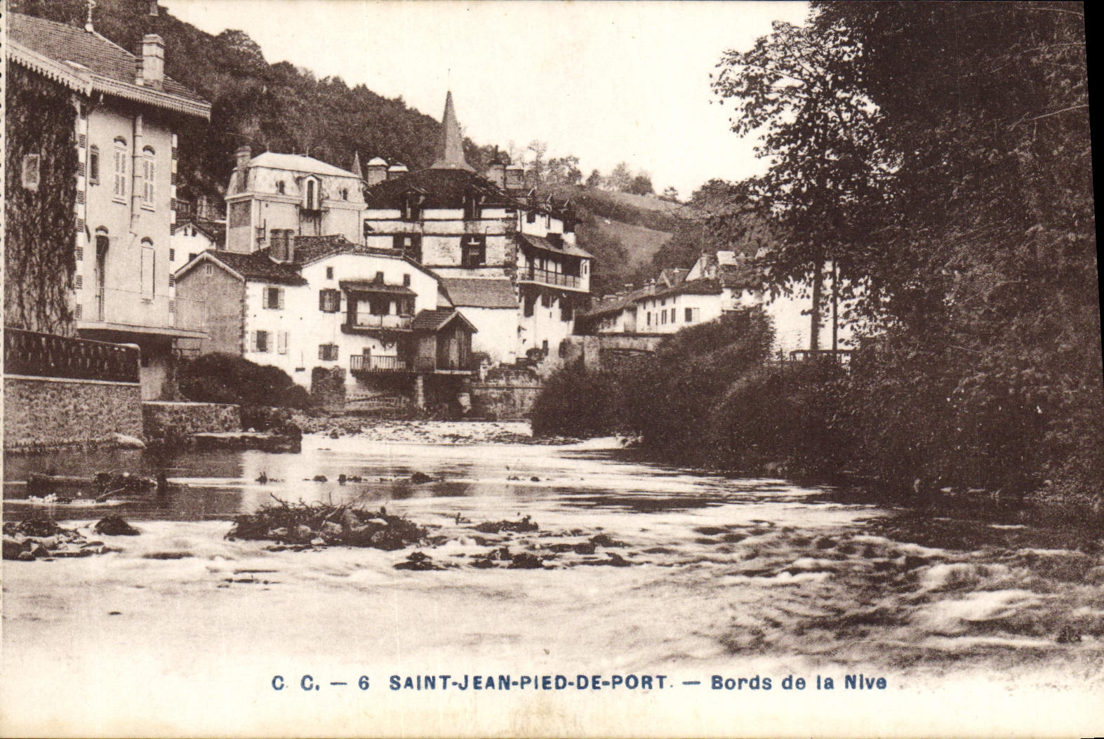 VINTAGE POSTCARD Holy Jean Foot Of Port Edges of Nive