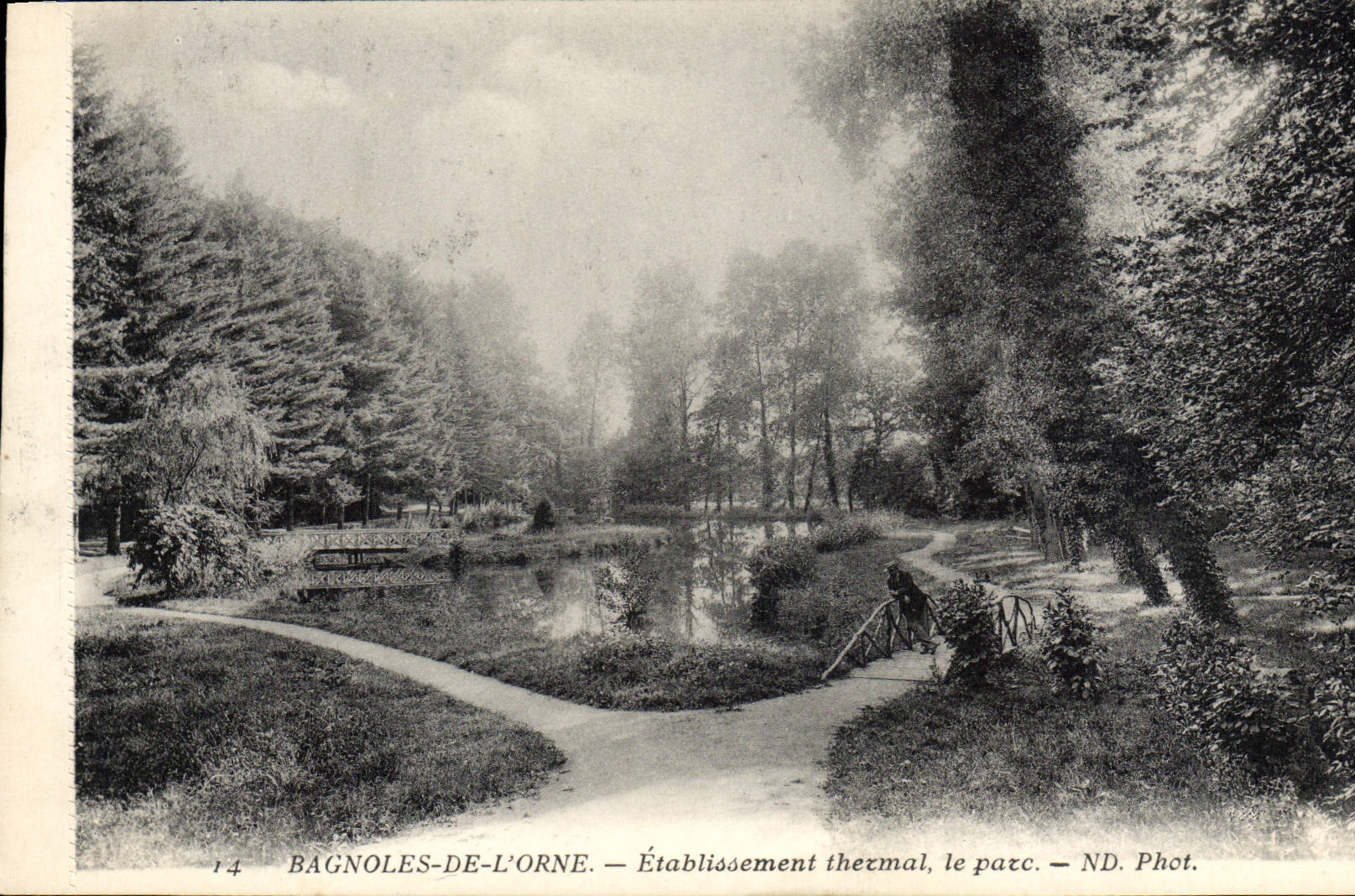 CPA Bagnoles De L'Orne Etablissement Thermal le Parc