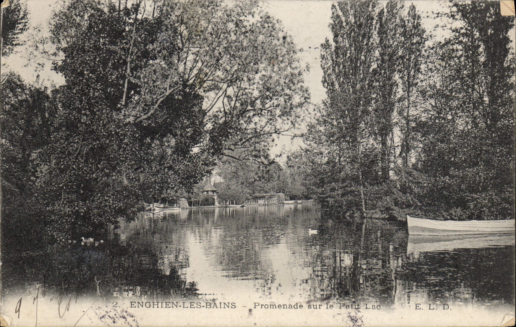 CPA Enghien Les Bains Promenade Sur le Petit Lac