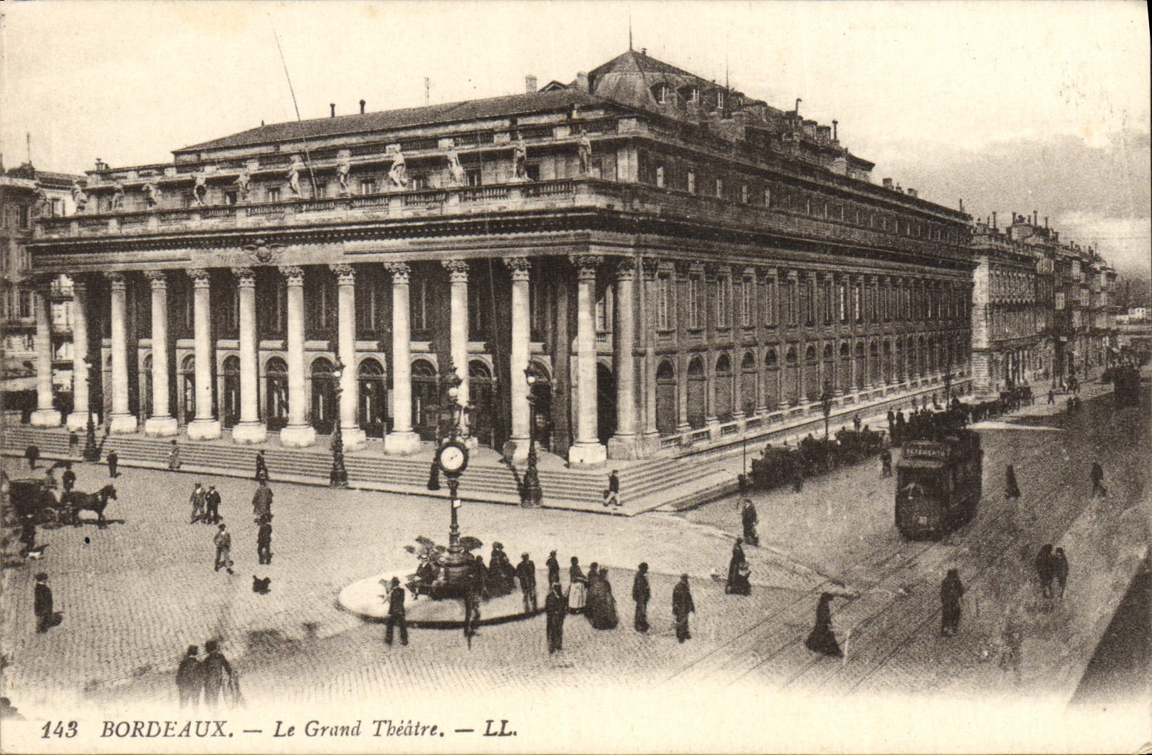 Burdeos de la POSTAL de la VENDIMIA la tranvía grande del teatro