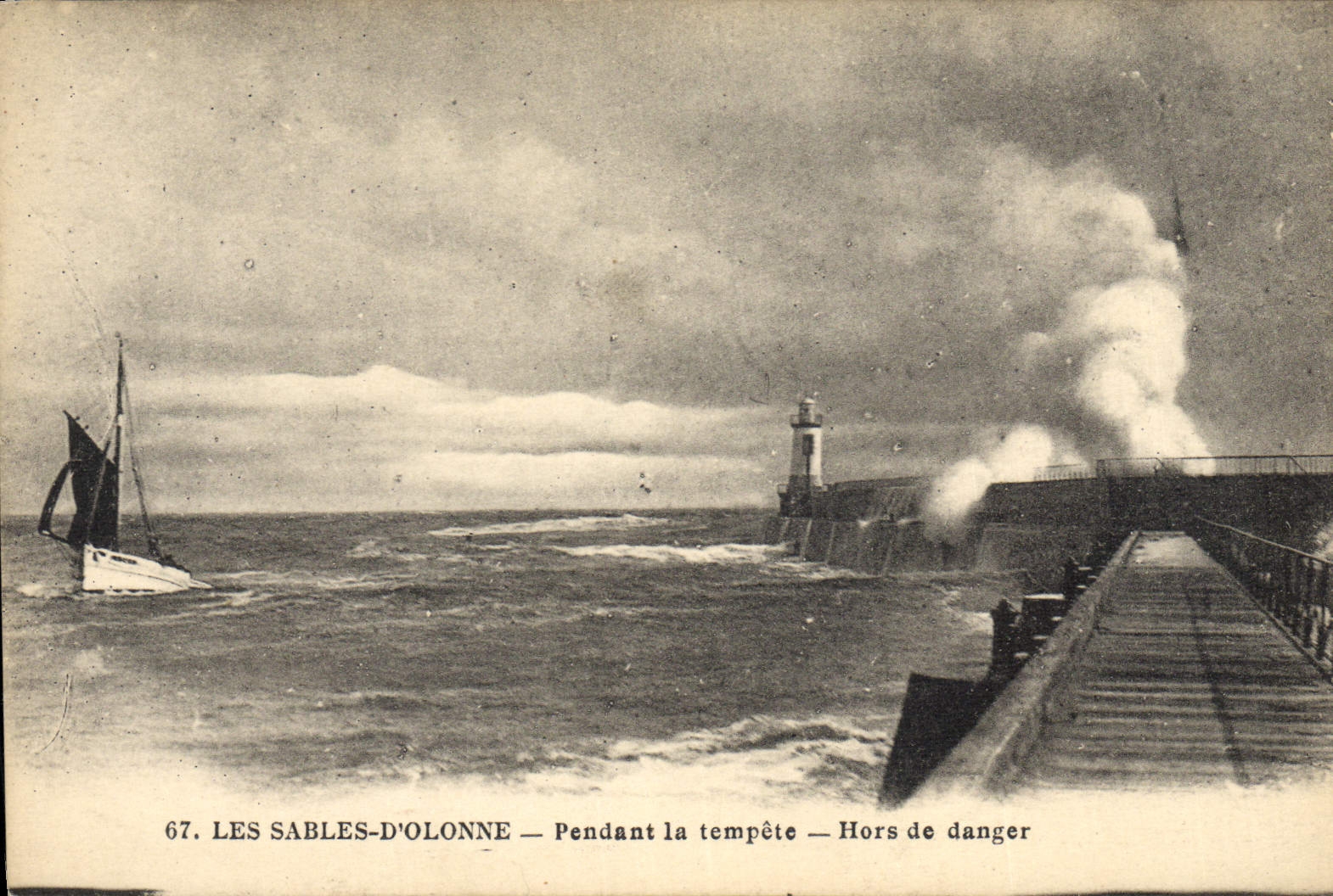 Arenas de la POSTAL de la VENDIMIA del olonne durante la tormenta fuera del barco del peligro