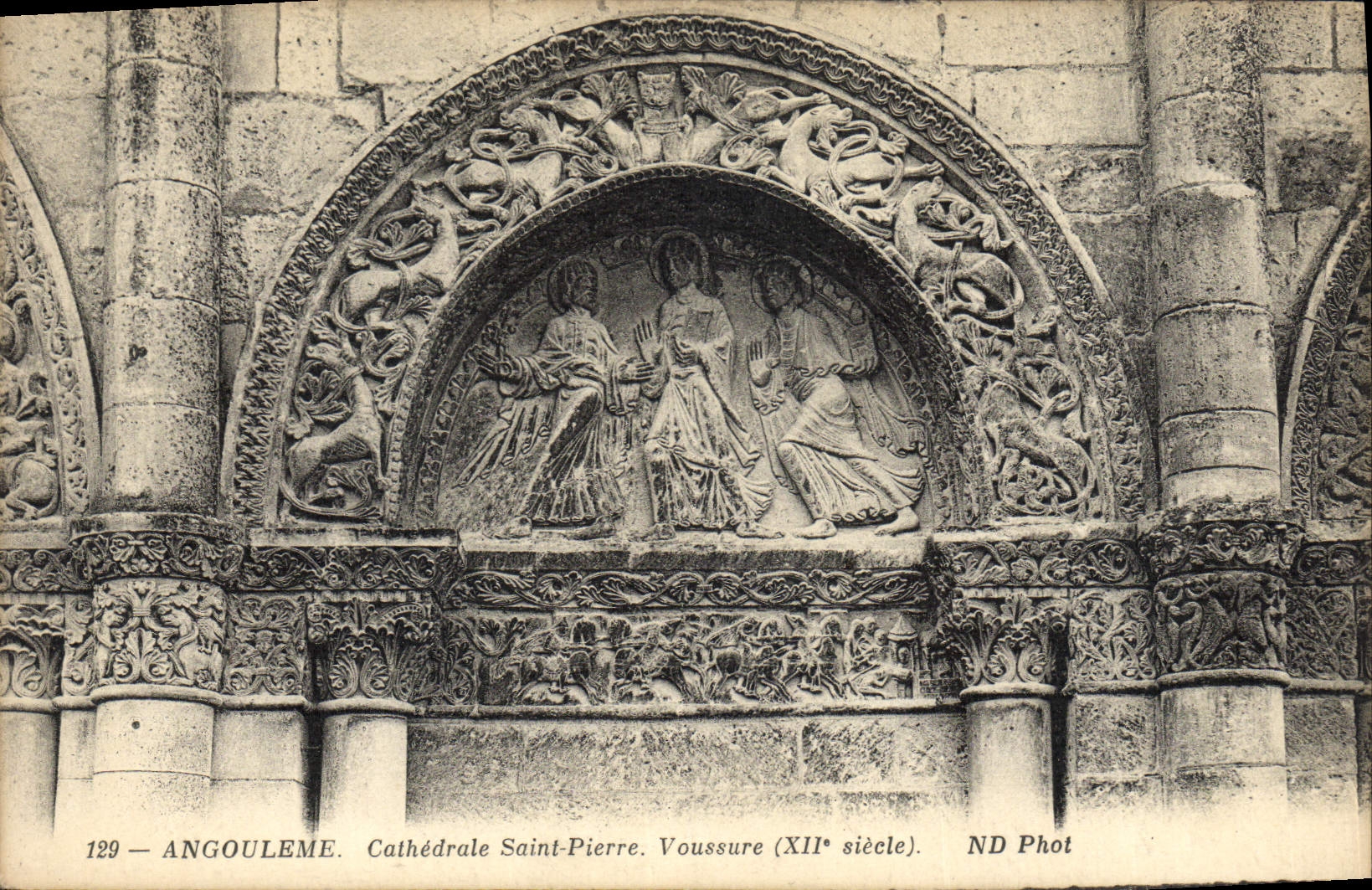 VINTAGE POSTCARD Angouleme Cathedral Saint Pierre Curve