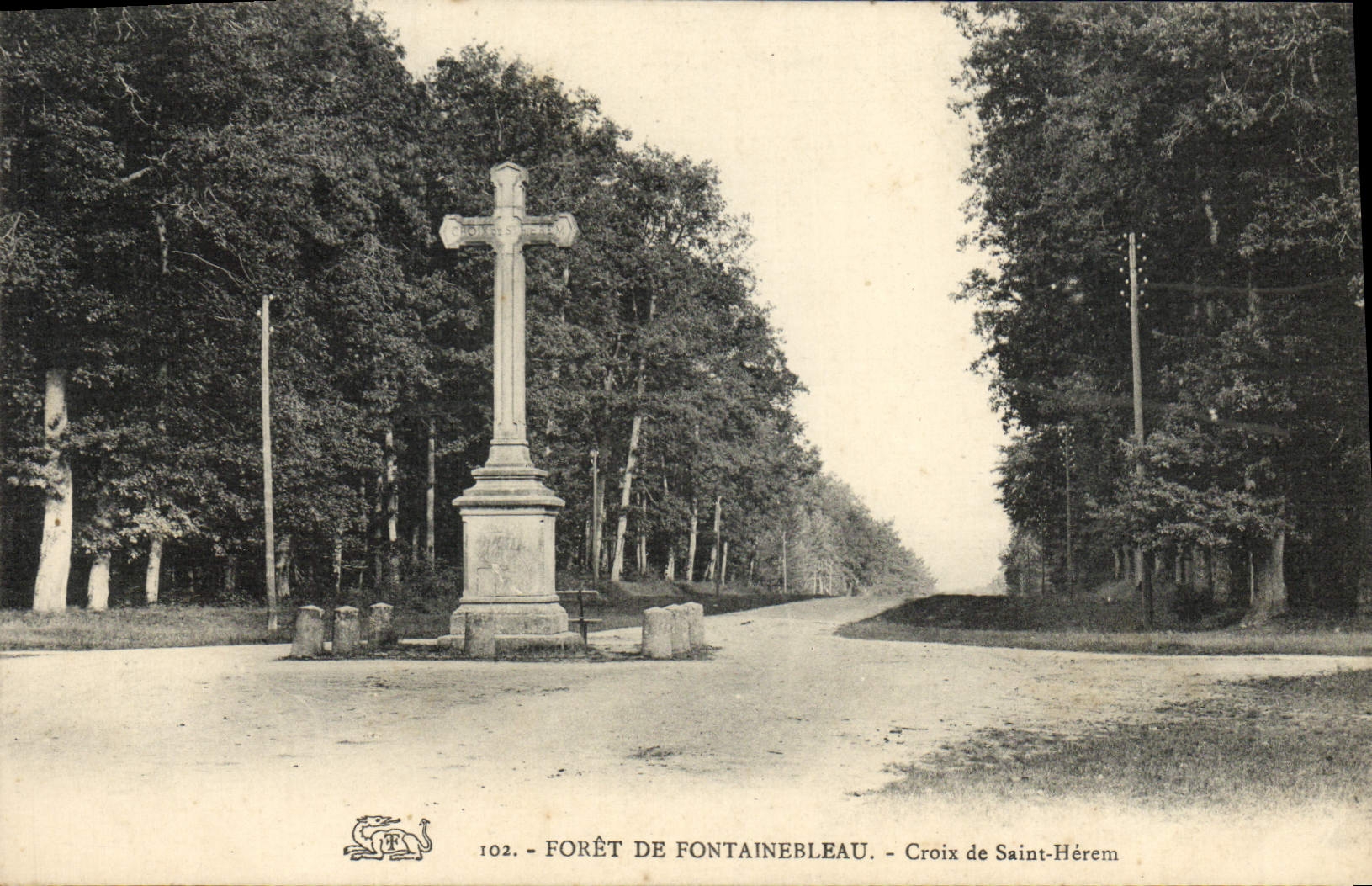 CPA Foret De Fontainebleau Croix de Saint Herem