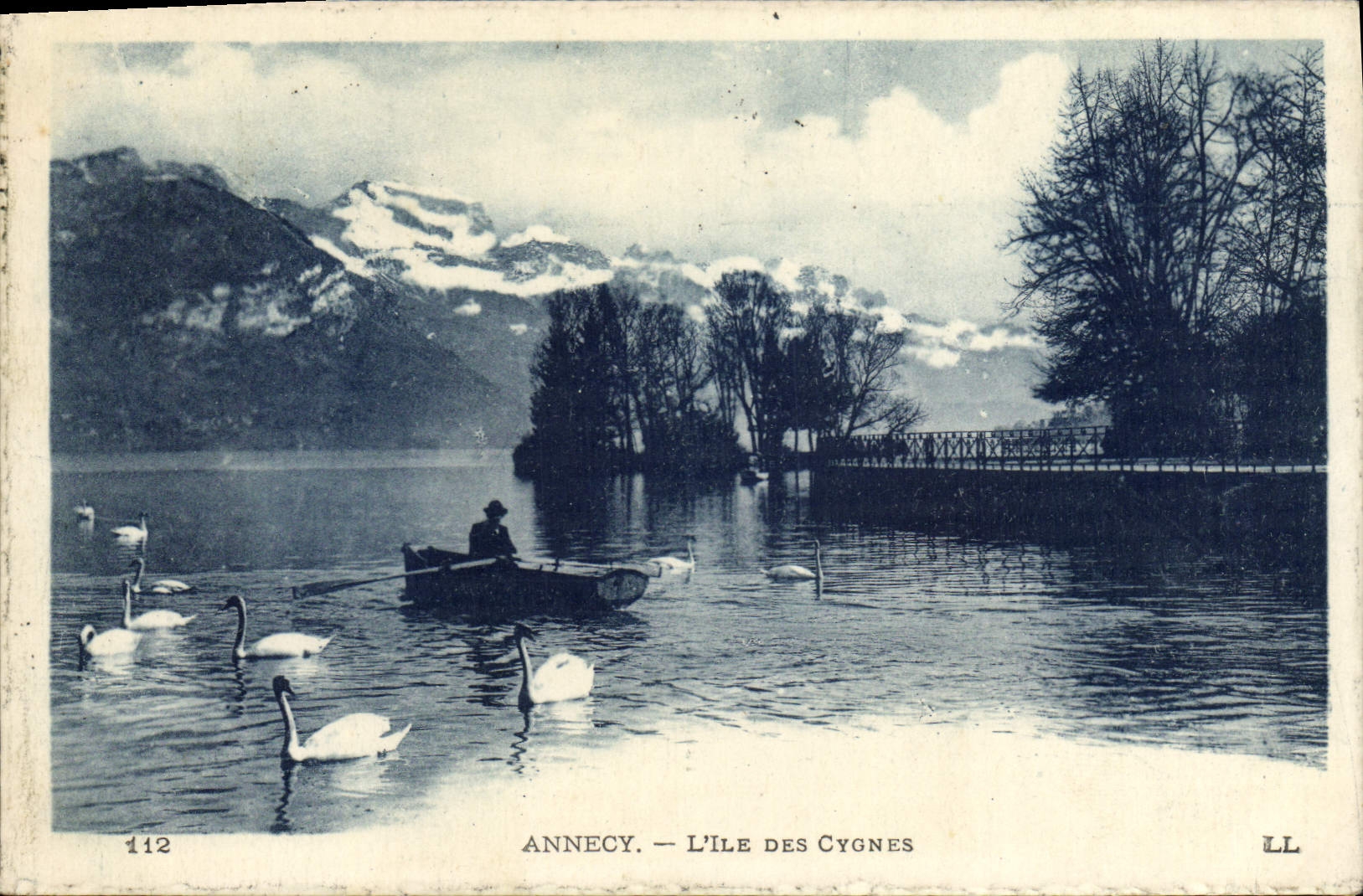 VINTAGE POSTCARD Annecy the Island Of the Swans