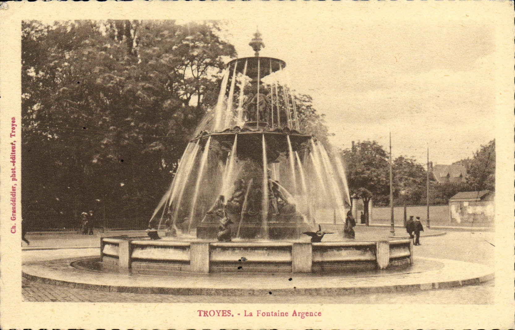 CPA Troyes La Fontaine Argence