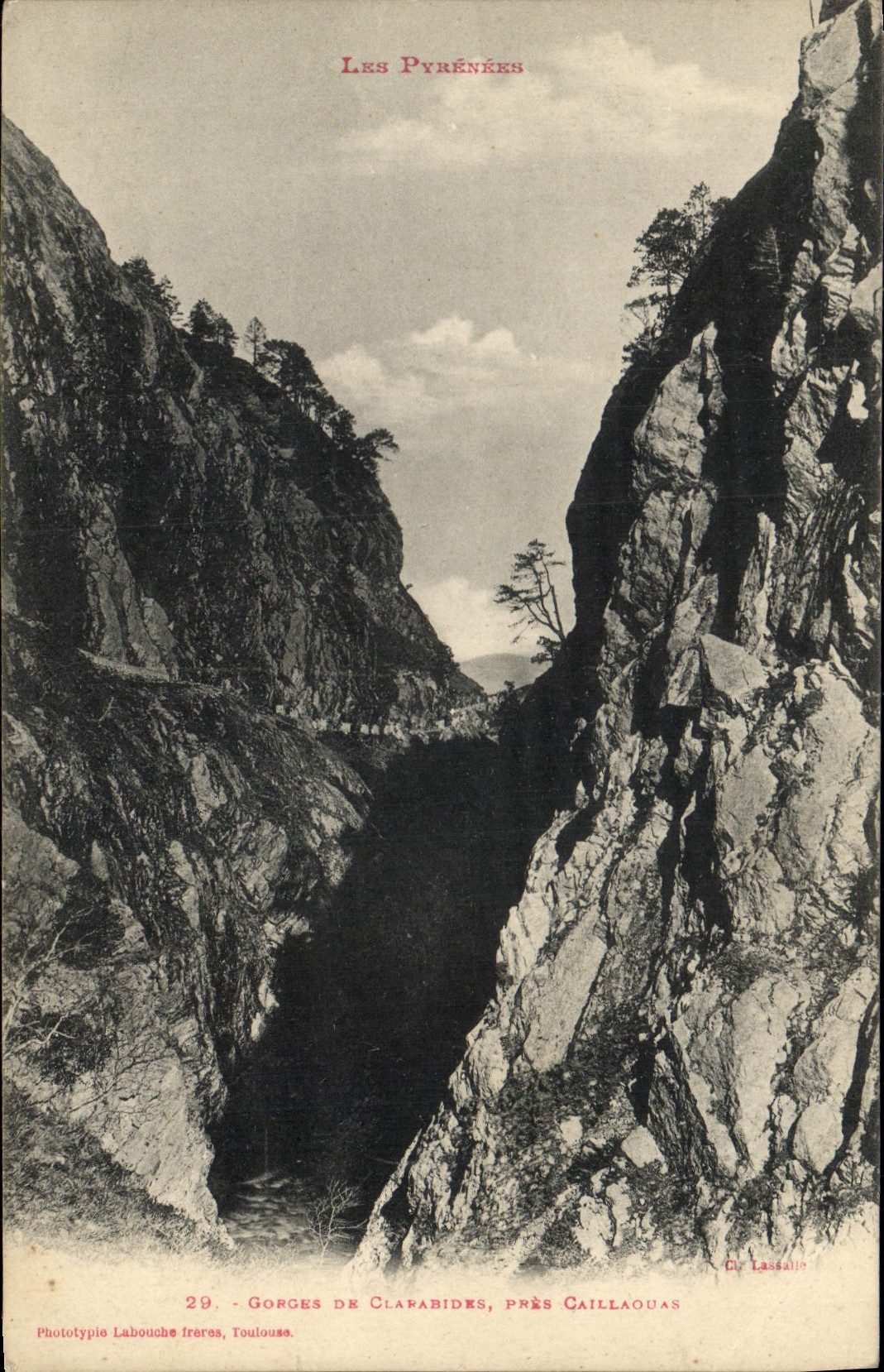 VINTAGE POSTCARD Falls De Clararides close Gaillaouas