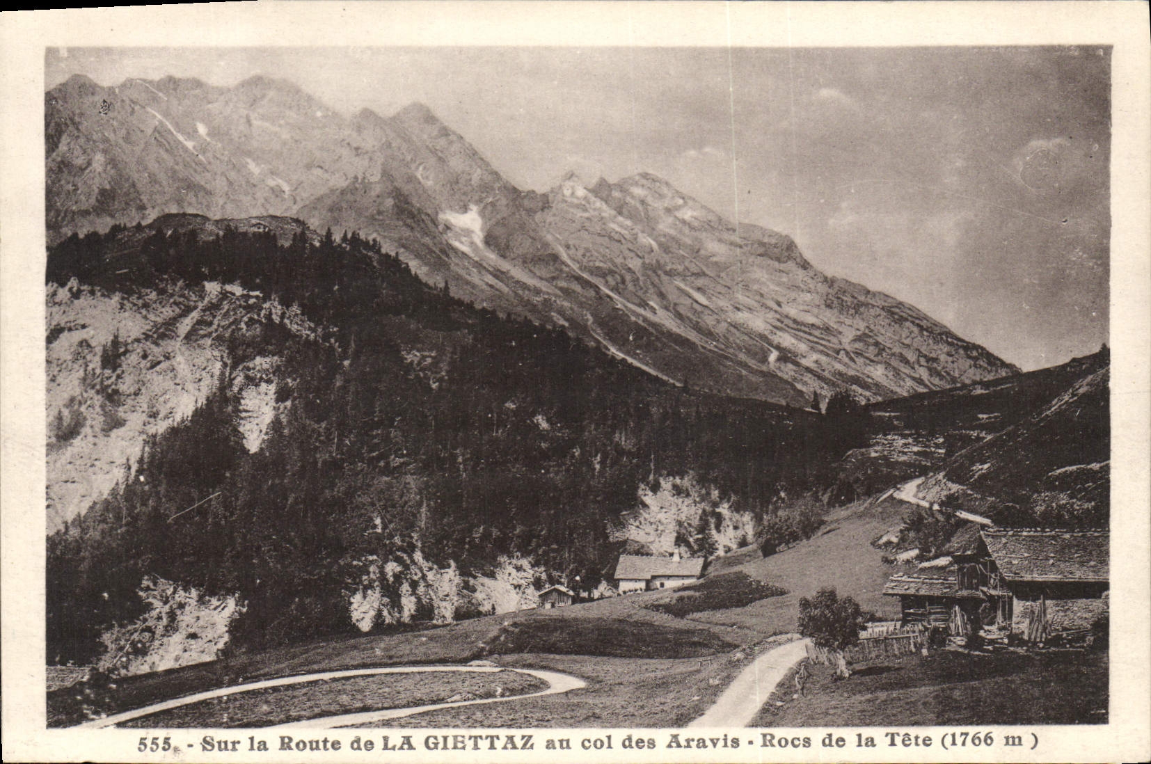 CPA Sur La Route De La Giettaz Au Col Des Aravis Rocs de la Tete 
