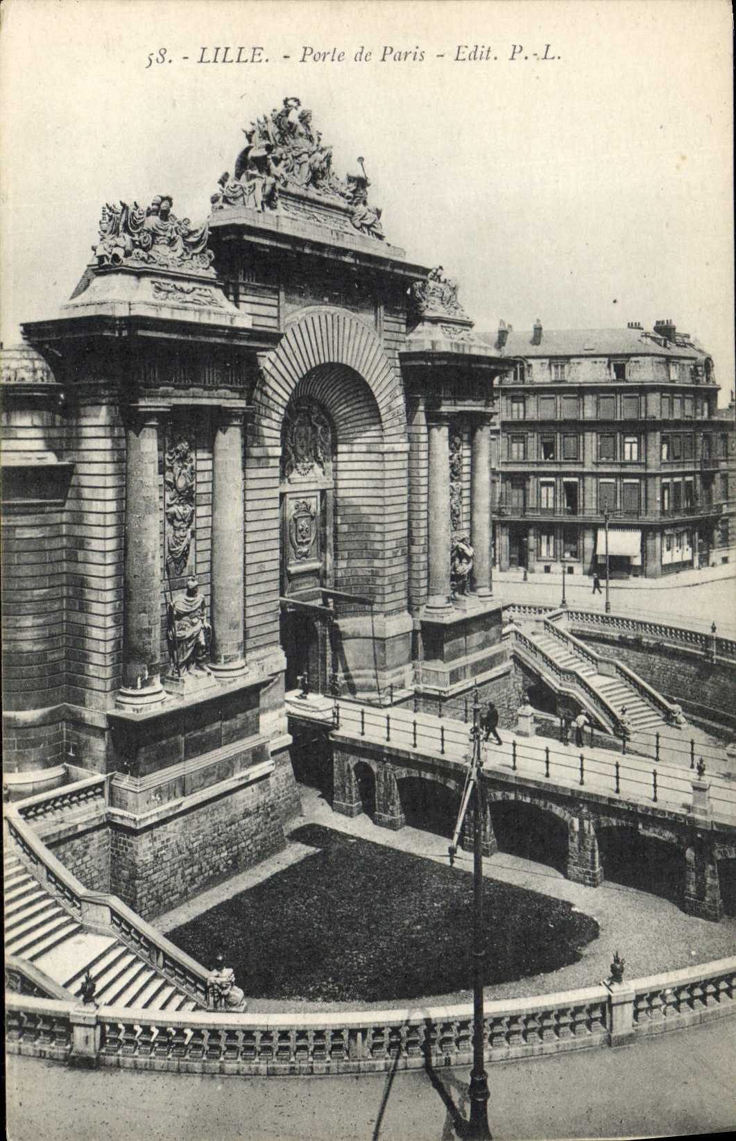 VINTAGE POSTCARD Lille Carries From Paris