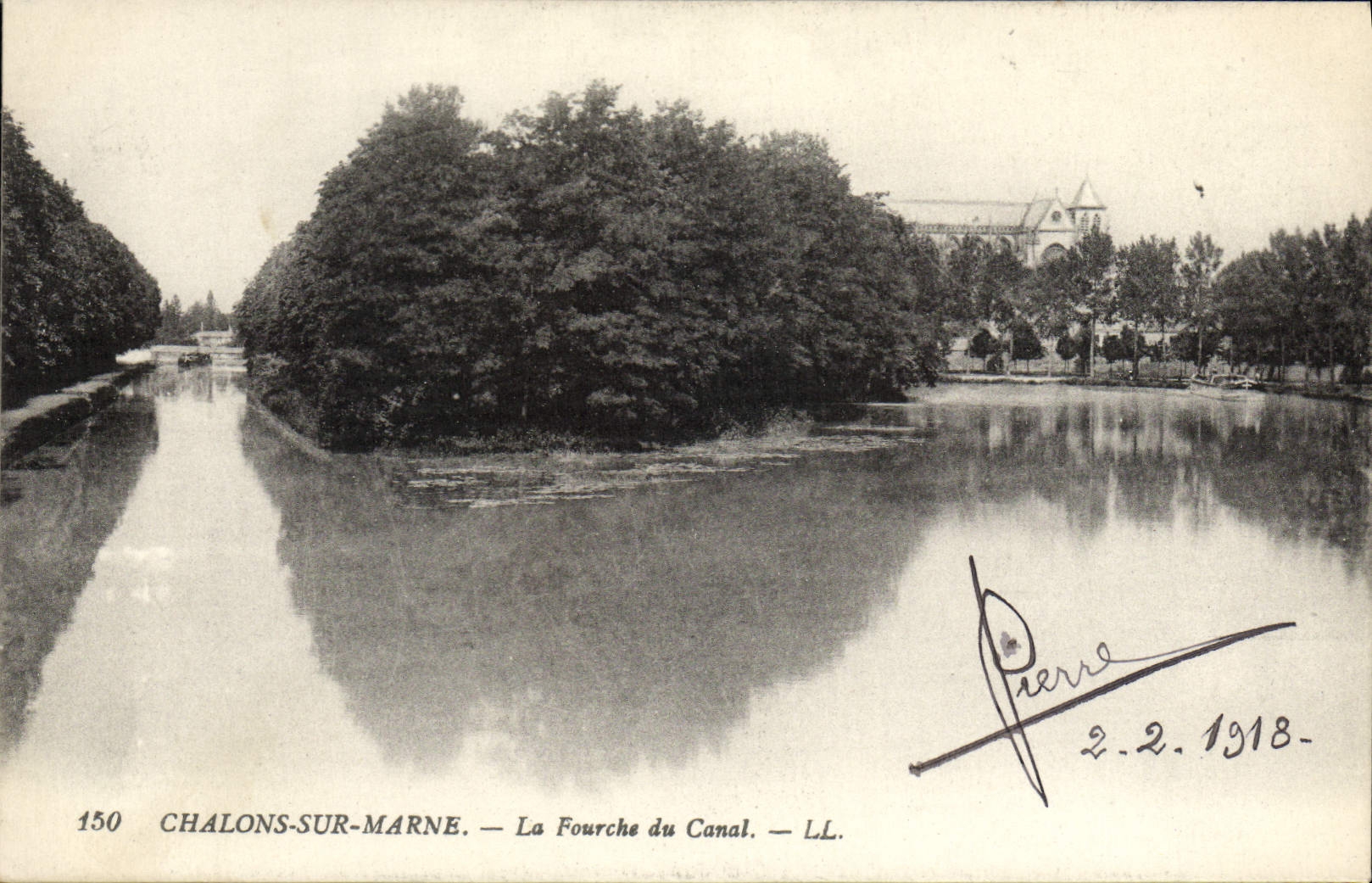 VINTAGE POSTCARD Trawl-nets On the Marne the fork of the canal