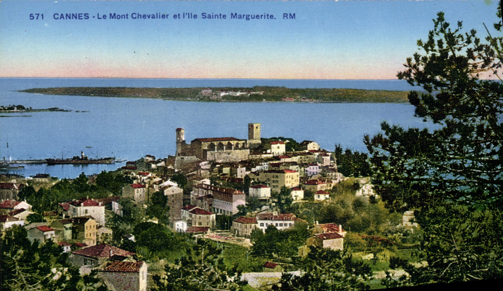 CPA Cannes Le Mont Chevalier Et I'Ile Sainte Marguerite