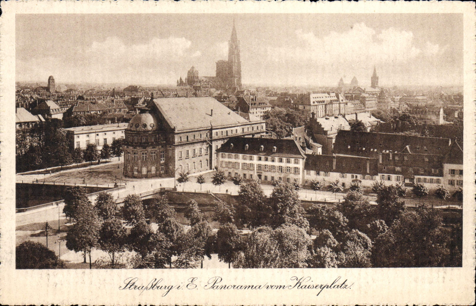 Panorama de Estrasburgo de la POSTAL de la VENDIMIA