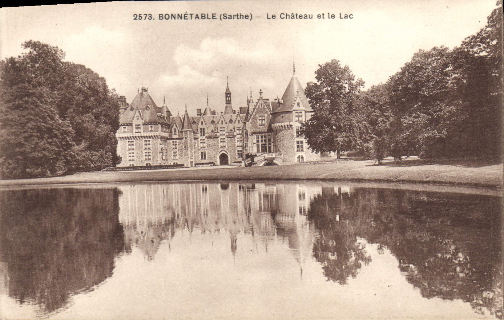 VINTAGE POSTCARD Bonnetable the Castle And the Lake