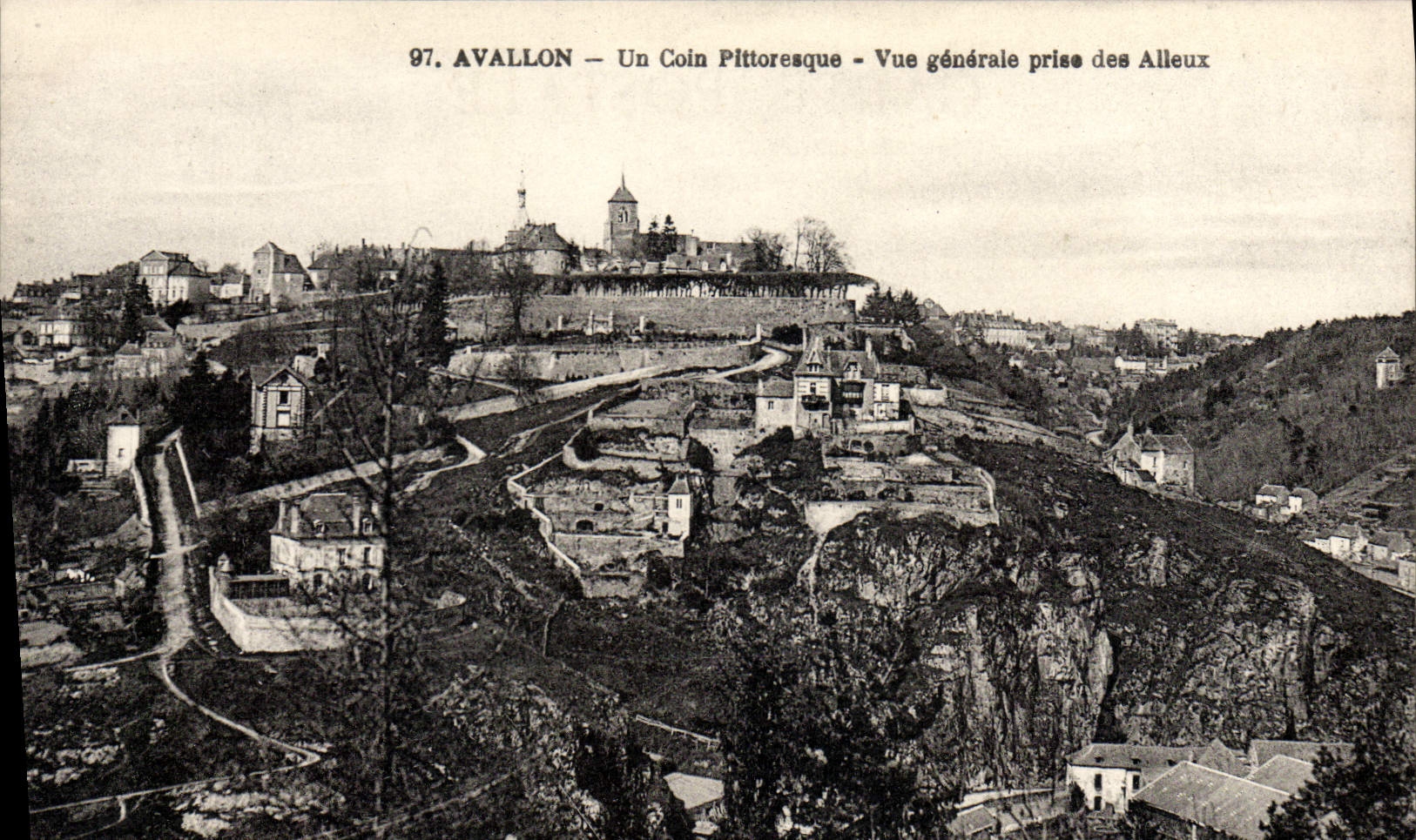 CPA Avallon Un Coin Pittoresque Vue Generale Prise Des Alleux
